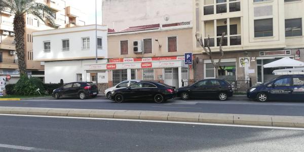 Edificio de uso mixto en avenida Sant Vicent Ferrer, 12