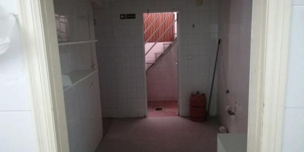 Edificio de uso mixto en avenida Sant Vicent Ferrer, 12