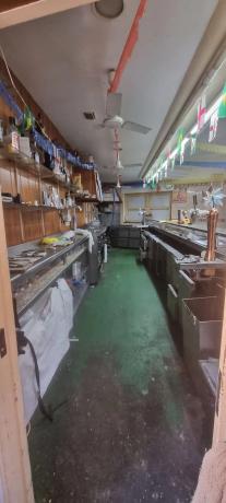 Edificio de uso mixto en calle busot, 1