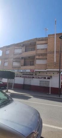 Edificio de uso mixto en calle busot, 1