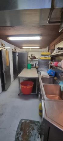 Edificio de uso mixto en calle busot, 1