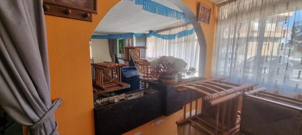 Edificio de uso mixto en calle busot, 1