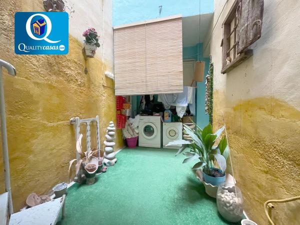 Edificio en Barrio Pont Nou-Corazón de Jesús