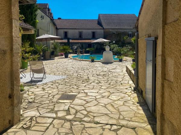 Edificio hotelero en calle Aitana