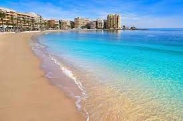 Edificio en Barrio Torreblanca