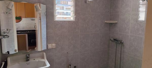 Edificio de uso mixto en calle Perú, 26