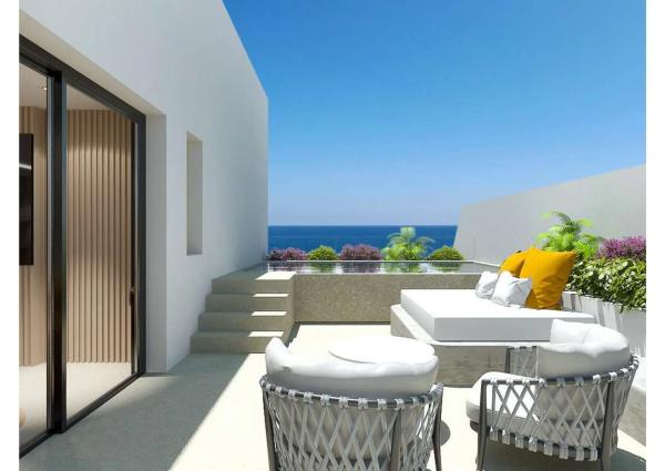 Edificio de uso mixto en calle Sant Bartomeu, 141