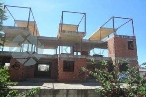 Edificio en camino del Carril