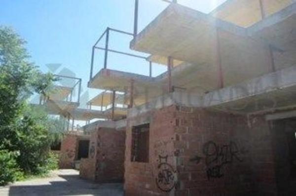 Edificio en camino del Carril