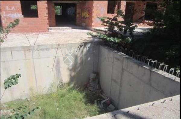 Edificio en camino del Carril