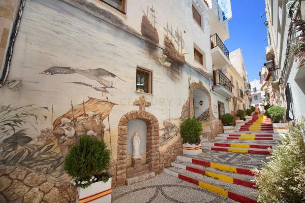 Edificio hotelero en calle de Puchalt, 2 -20