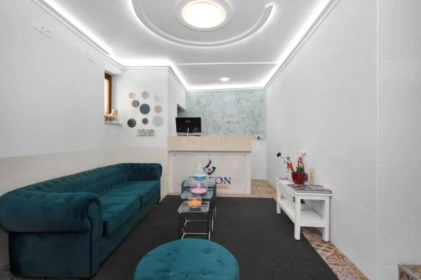 Edificio hotelero en calle de Puchalt, 2 -20