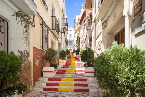 Edificio hotelero en calle de Puchalt, 2 -20
