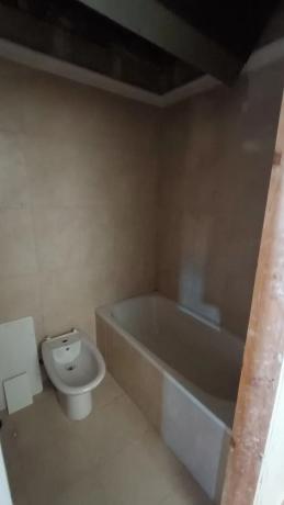 Edificio de uso mixto en avenida d'Europa, 52