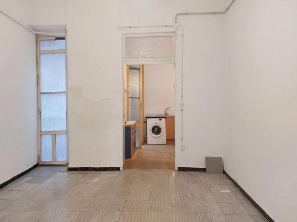 Edificio en calle José Gutiérrez Petén, 3