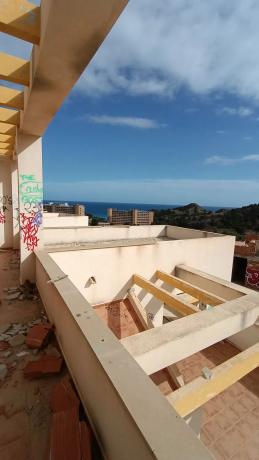 Edificio de uso mixto en avenida d'Europa, 52