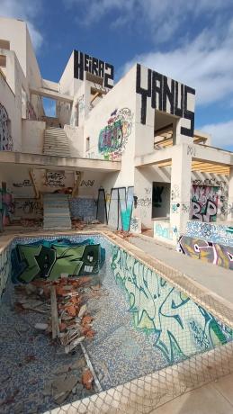 Edificio de uso mixto en avenida d'Europa, 52