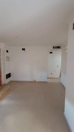 Edificio de uso mixto en avenida d'Europa, 52