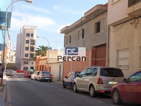 Edificio en calle de Tirant lo Blanc