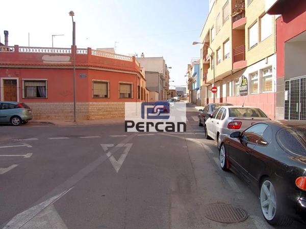 Edificio en calle de Tirant lo Blanc