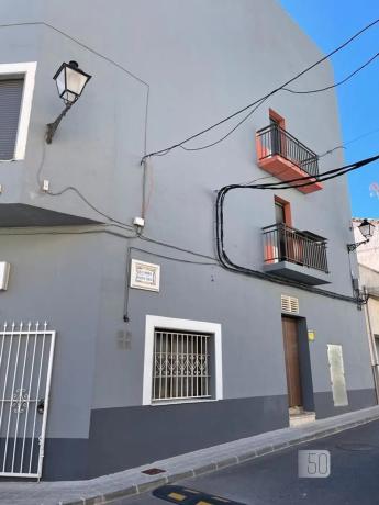 Edificio en calle Santa Creu