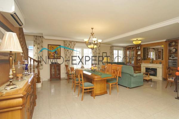 Edificio de uso mixto en Barrio Saladar