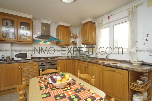 Edificio de uso mixto en Barrio Saladar