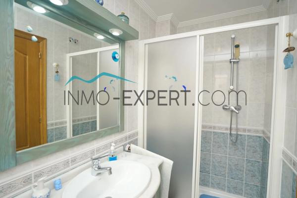 Edificio de uso mixto en Barrio Saladar