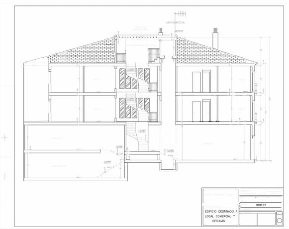 Edificio de uso mixto