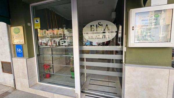 Edificio de uso mixto en avenida Dama d'Elx, 12