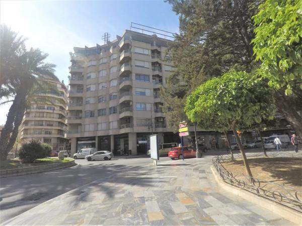 Edificio de uso mixto