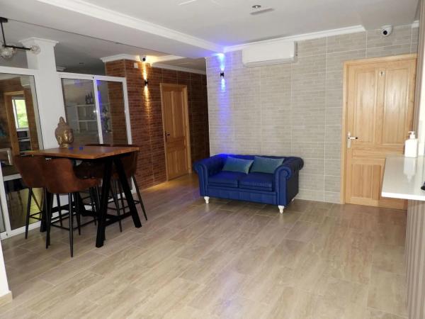 Edificio hotelero en calle l'Esport