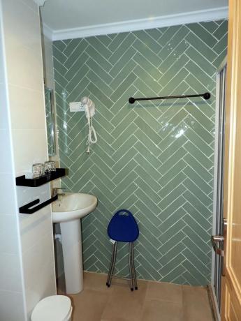 Edificio hotelero en calle l'Esport