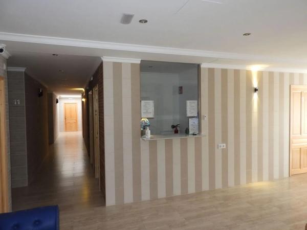 Edificio hotelero en calle l'Esport