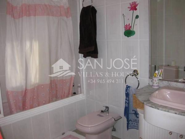 Edificio en Barrio Prosperidad - La Cruz