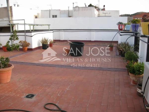 Edificio en Barrio Prosperidad - La Cruz