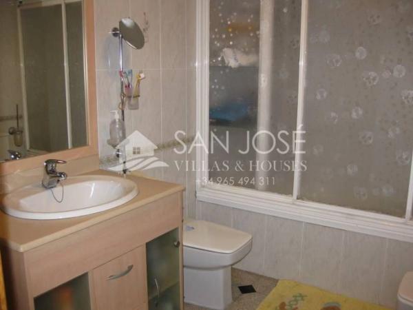 Edificio en Barrio Prosperidad - La Cruz