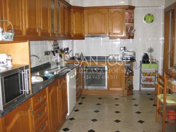 Edificio en Barrio Prosperidad - La Cruz