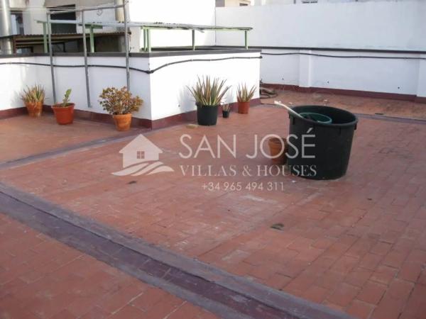 Edificio en Barrio Prosperidad - La Cruz