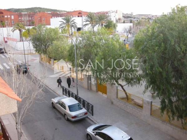 Edificio en Barrio Prosperidad - La Cruz