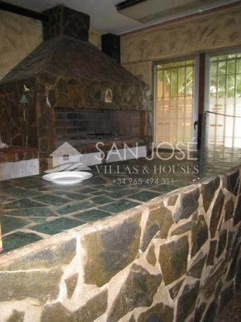 Edificio en Pedanías Oeste