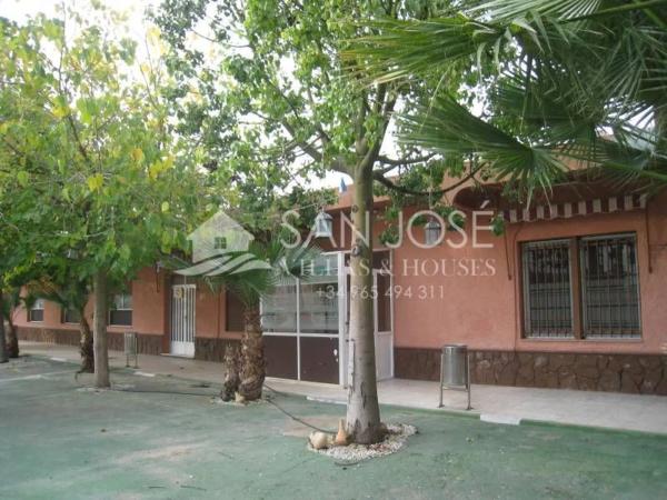 Edificio en Pedanías Oeste