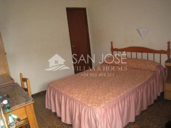 Edificio en Pedanías Oeste