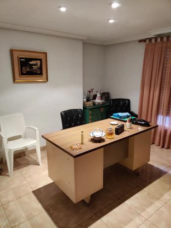 Edificio de uso mixto en avenida de Novelda, 105