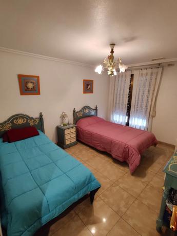 Edificio de uso mixto en avenida de Novelda, 105