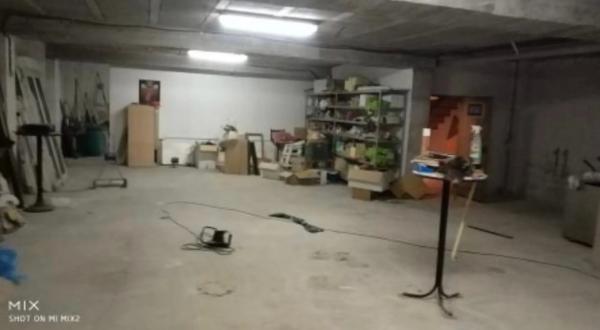 Edificio de uso mixto en calle Verge del Remei, 5