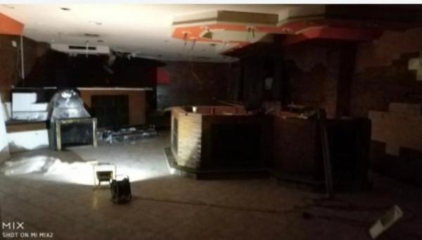 Edificio de uso mixto en calle Verge del Remei, 5