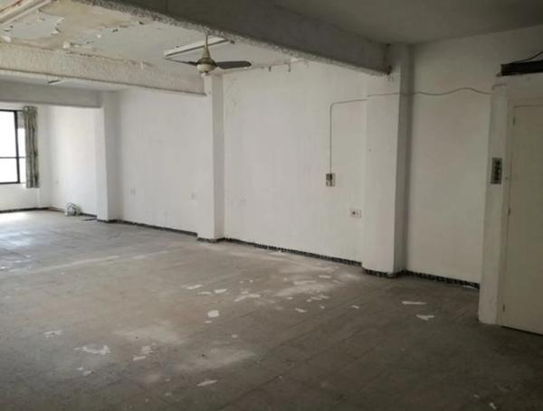 Edificio de uso mixto en calle Pablo Picasso, 94