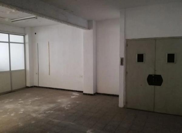 Edificio de uso mixto en calle Pablo Picasso, 94