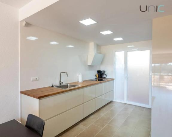 Chalet pareado en avenida Bernia, 2